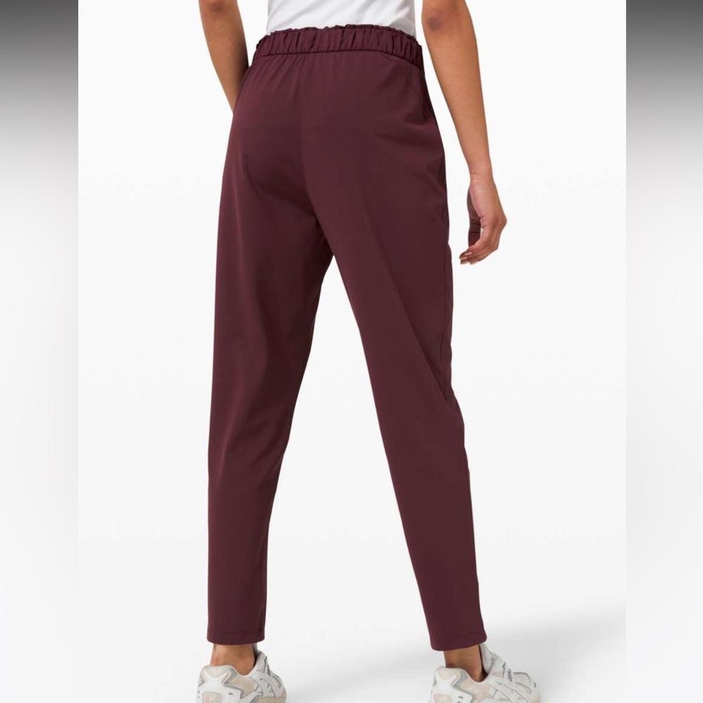 Lululemon keep moving pants - Picture 2 of 12